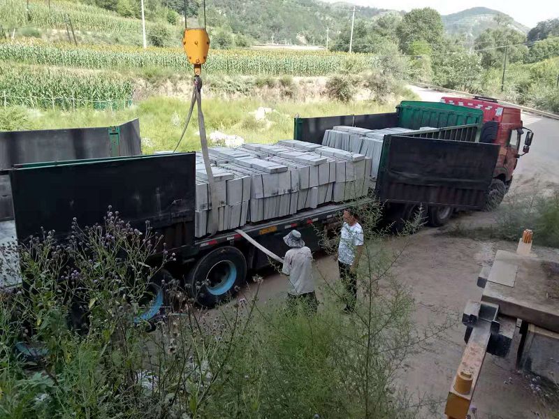 高鐵RPC蓋板廠家的抗壓強(qiáng)度和承重本事